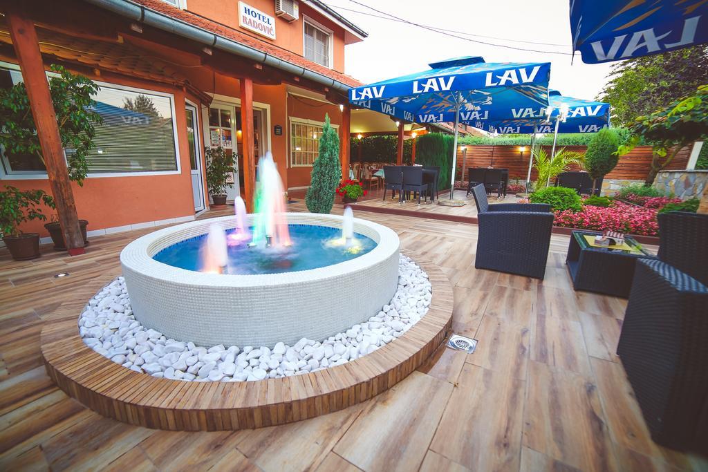 Garni Hotel Radovic Kragujevac Buitenkant foto