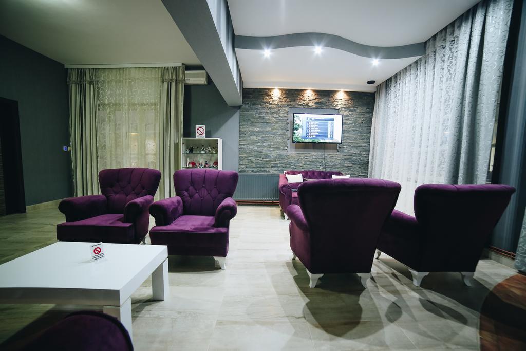 Garni Hotel Radovic Kragujevac Buitenkant foto